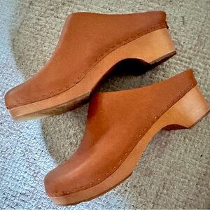 Bryr Toffee Lila Clogs 8/38